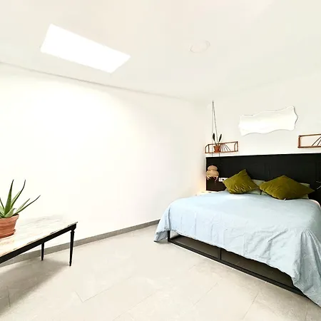 Nuevo Casco Antiguo, Playa Y Castillo *