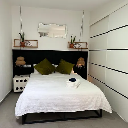 Nuevo Casco Antiguo, Playa Y Castillo *