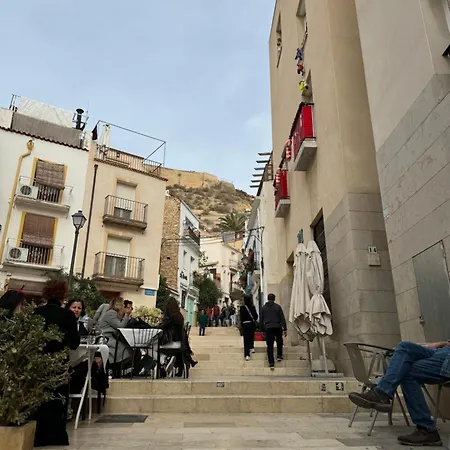 Nuevo Casco Antiguo, Playa Y Castillo